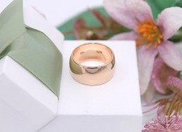 Złota obrączka p.585/8,55g różowe złoto    ŁZ