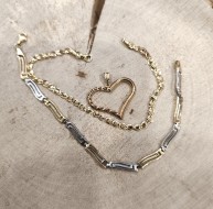 1 Aukcja  P605/2025  2*bransoletka,1*zawieszka  6,59g/p.585  al.14 