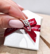 Złoty pierścionek z brylantami p.585/2,32g  al.8