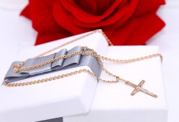 Złoty łańcuszek p.585/2,49g z Krzyżykiem  ŁZ