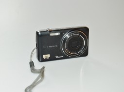 Olympus D-700