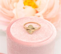 Złoty pierścionek p.585/1,64g z kwiatuszkiem   ŁZ