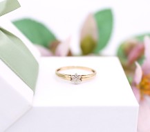 Złoty pierścionek p.585/1,02g - kwiatuszek z cyrkoniami   ŁZ