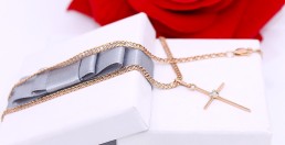 Złoty łańcuszek p.585/7,21g z Krzyżem  ŁZ