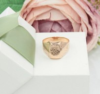 Złoty sygnet p.585/4,03g z grawerem na froncie   ŁS