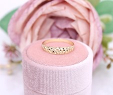 Złoty pierścionek p.585/1,65g z grawerowanym frontem   ŁZ