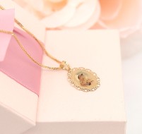 Złota zawieszka p.585/0,63g z wizerunkiem Matki Boskiej   ŁZ