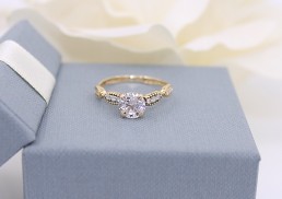 Złoty pierścionek p.585/2,18g z cyrkoniami   ŁS