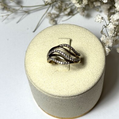 Złoty pierścionek p.375/2,57g