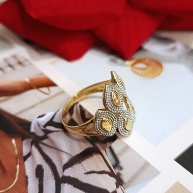 Złoty pierścionek p.585/4,49g