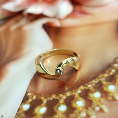 Złoty pierścionek p.585/1,96g