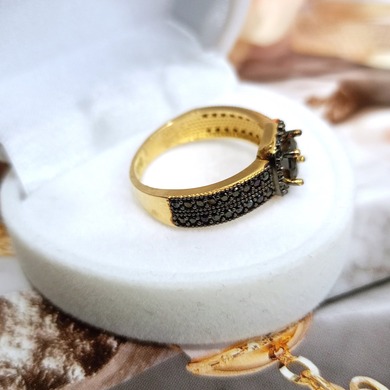 Złoty pierścionek p.585/3,48g