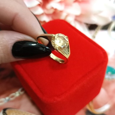 Złoty pierścionek p.585/3,51g