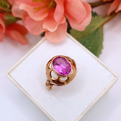 Złoty pierścionek p.585/3,89g