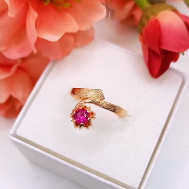 Złoty pierścionek p.583/2,96g