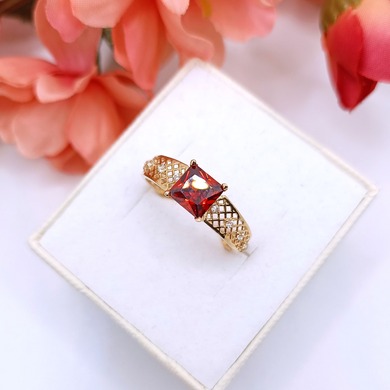 Złoty pierścionek p.585/2,13g