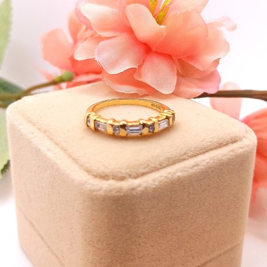 Złoty pierscionek p.750/3,80g