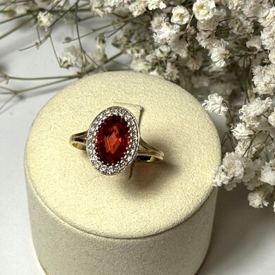 Złoty pierścionek p.585/4,11g