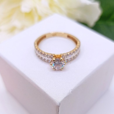 Złoty pierścionek p.585/3,01g