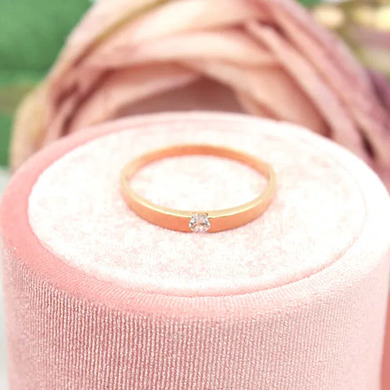 Złoty pierścionek p.585/1,89g