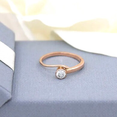 Złoty pierścionek p.585/1,92g