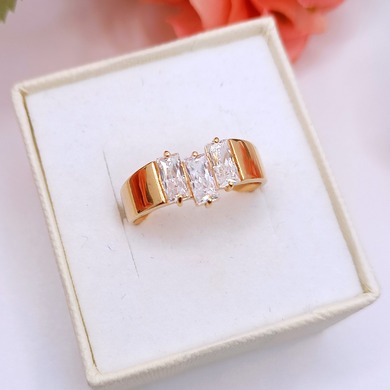 Złoty pierścionek p.585/4,26g