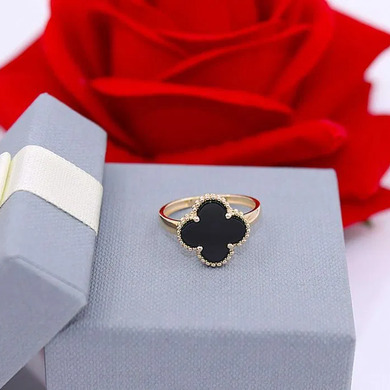 Złoty pierścionek p.585/2,57g