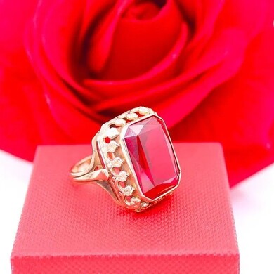 Złoty pierścionek p.585/10,80g