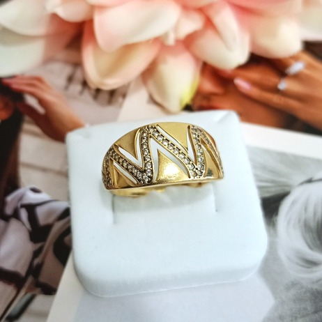 Złoty pierścionek p.585/3,68g