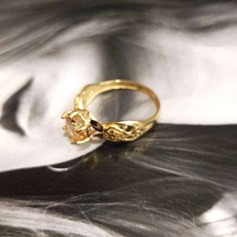 Złoty pierścionek p.585/2,28g