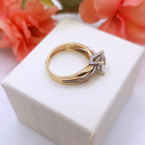 Złoty pierścionek p.585/3,01g