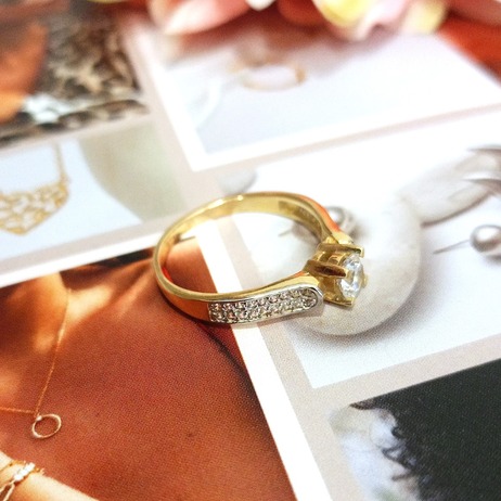 Złoty pierścionek p.585/3,42g