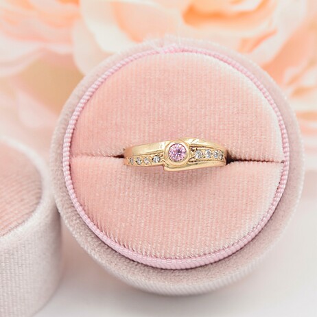 Złoty pierścionek p.585/2,63g