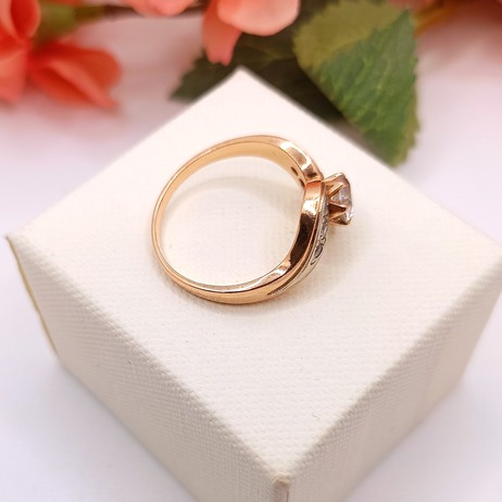 Złoty pierścionek p.585/4,84g