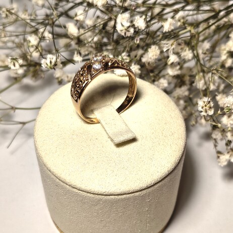 Złoty pierścionek p.585/3,42g