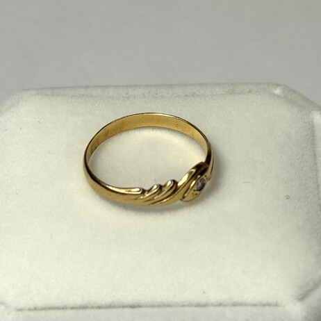 Złoty pierścionek 585/1,49g