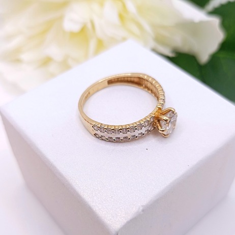 Złoty pierścionek p.585/3,01g