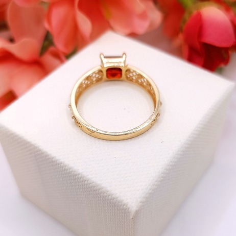 Złoty pierścionek p.585/2,13g