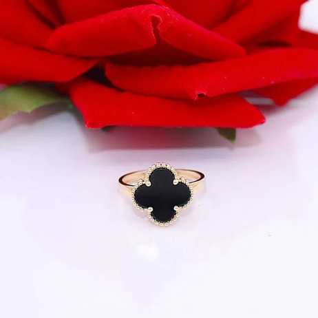 Złoty pierścionek p.585/2,57g