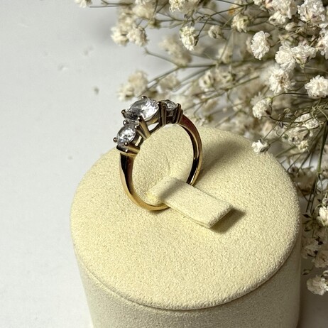 Złoty pierścionek p.375/3,54g