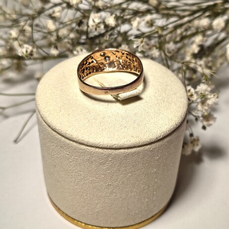 Złoty pierścionek p.585/3,42g