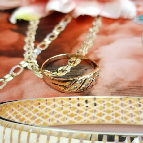 Złoty pierścionek p.585/1,90g