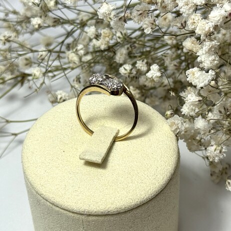 Złoty pierścionek p.585/2,76g