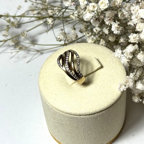 Złoty pierścionek p.375/2,57g