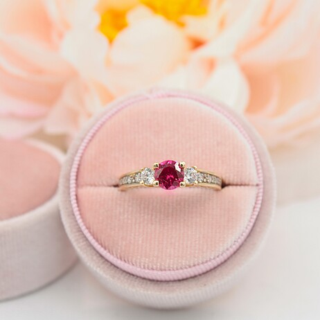 Złoty pierścionek p.585/3,26g