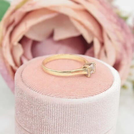 Złoty pierścionek p.585/2,75g