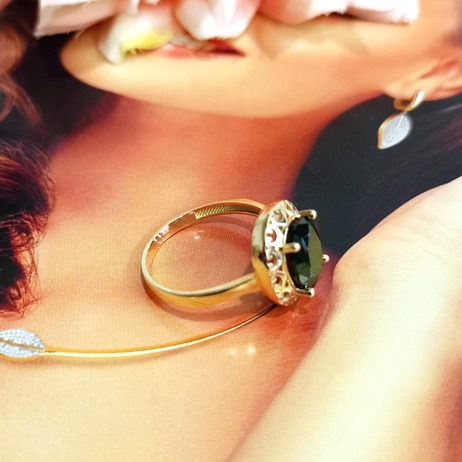 Złoty pierścionek p.585/3,23g