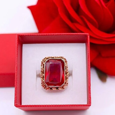 Złoty pierścionek p.585/10,80g