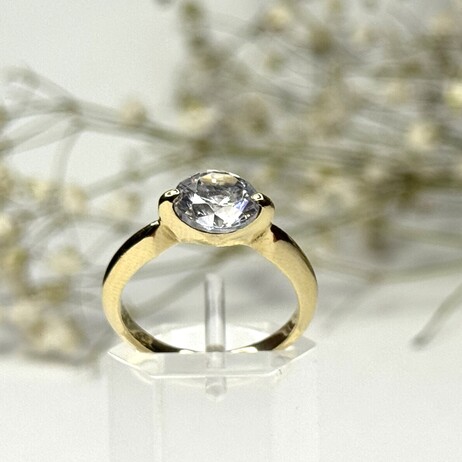 Złoty pierścionek p.585/4,06g