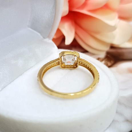 Złoty pierścionek p.585/1,94g